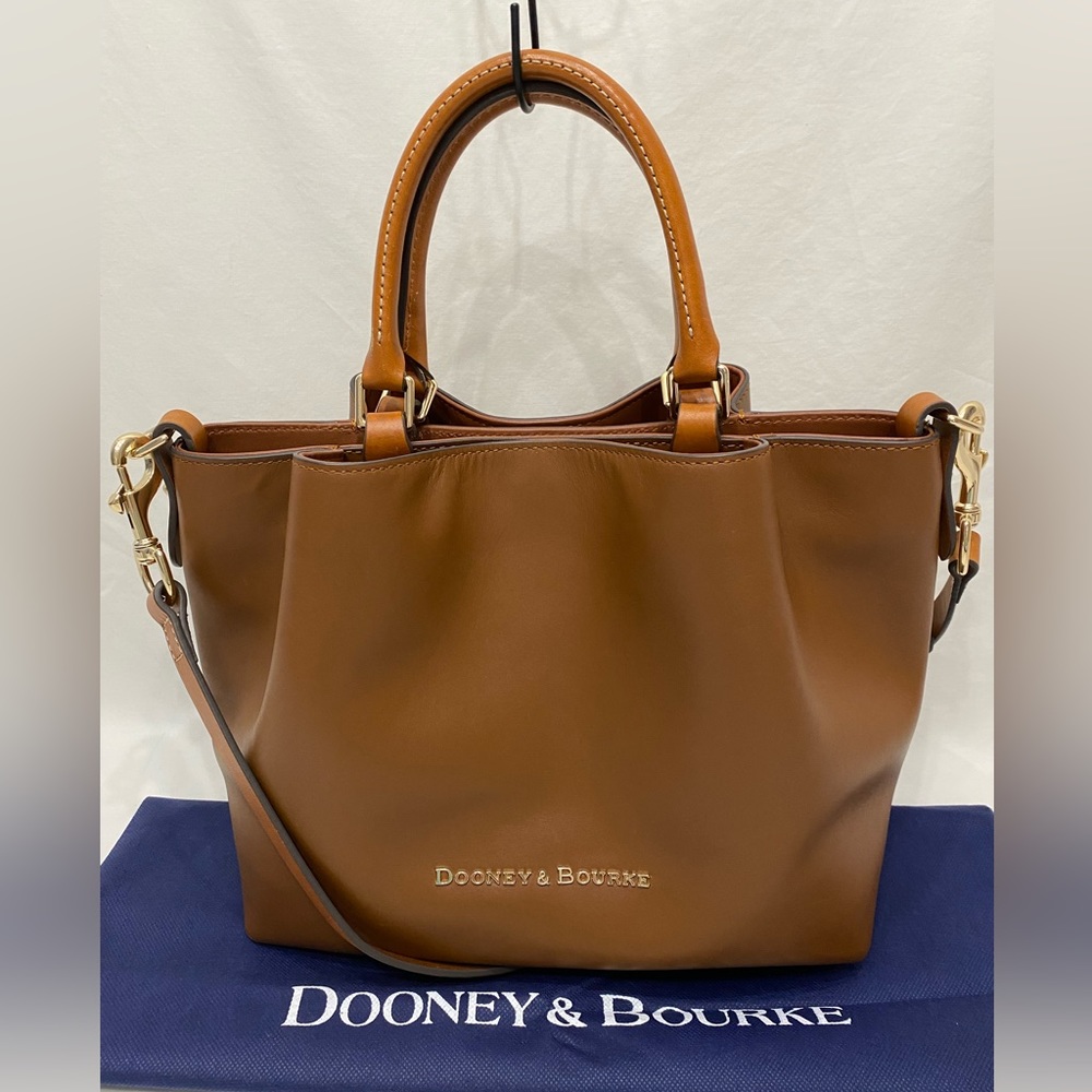 Dooney & Bourke City Barlow in Chestnut. Excellent Condition!